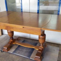 Extendable table 3